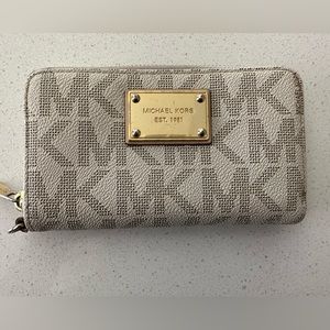 MICHAEL KORS WALLET 6 1/2” x 4”